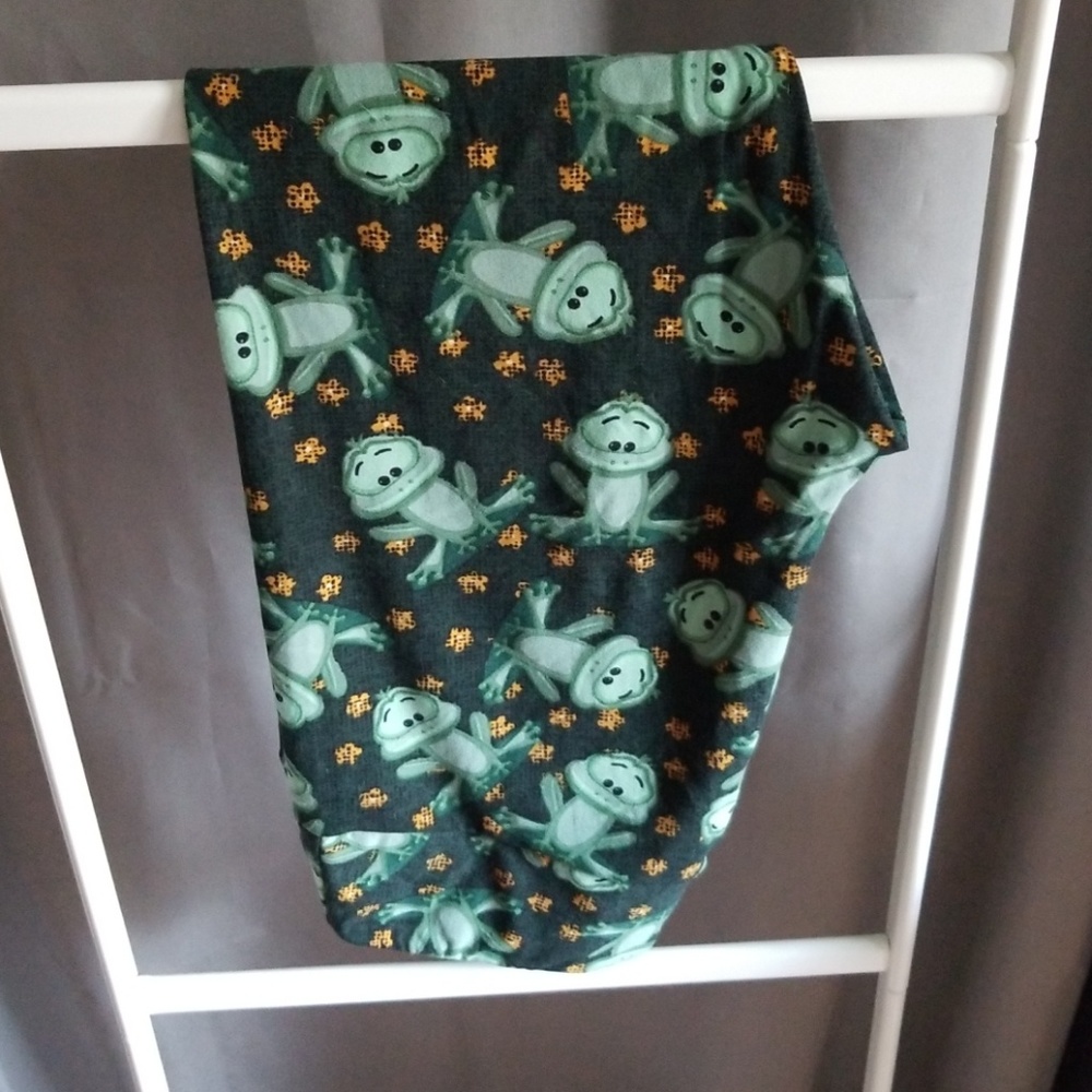 Frog leggings